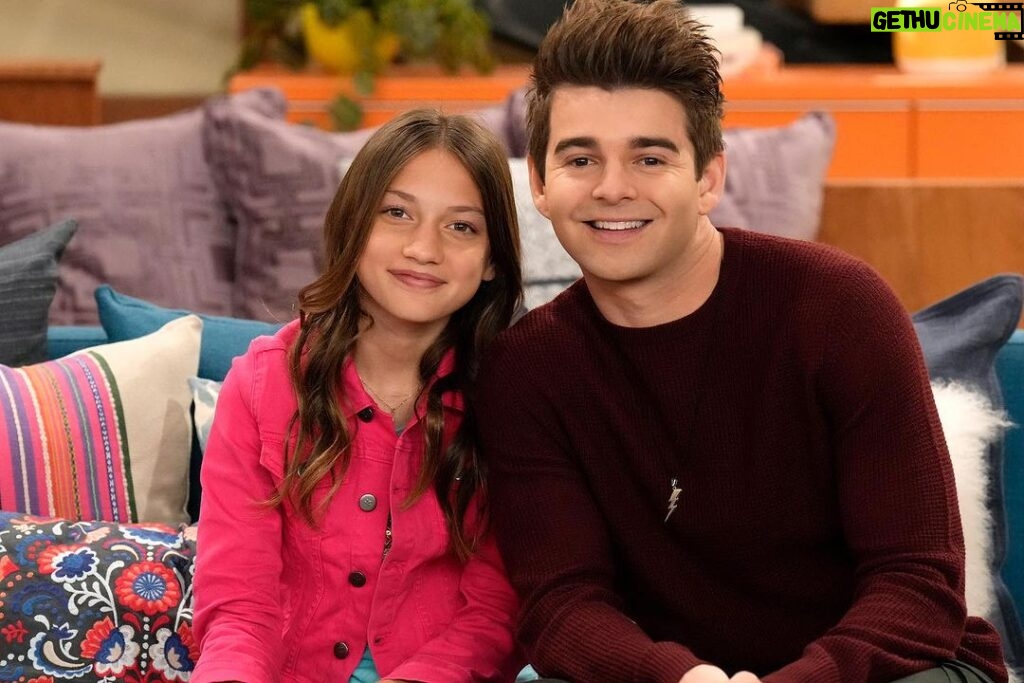Jack Griffo Instagram - The Thundermans Return is yours. How we feeling it ?? ⚡️