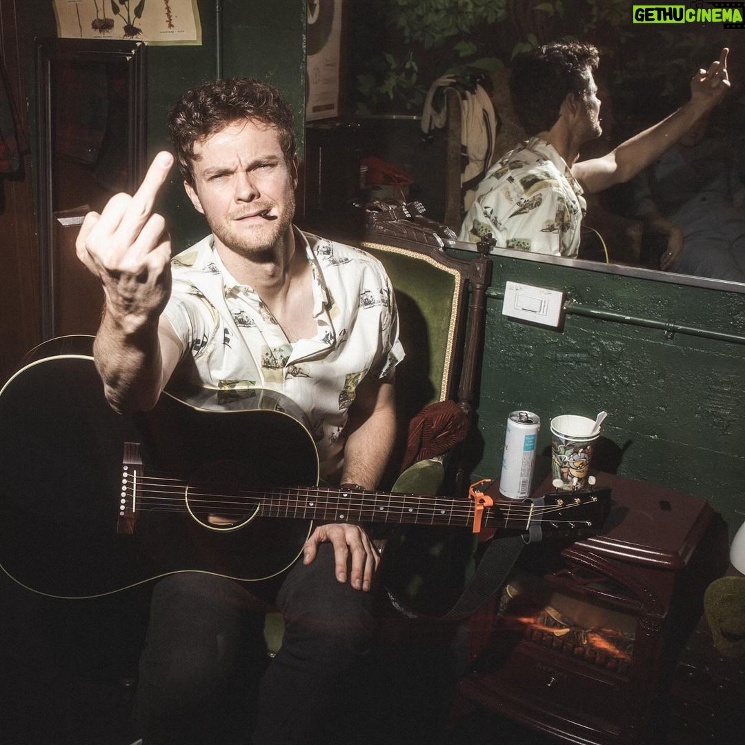 Jack Quaid Instagram - Thanks for letting me sing my stupid songs, @iamthirtyaf! 📸 Photos by @justoffthesix.