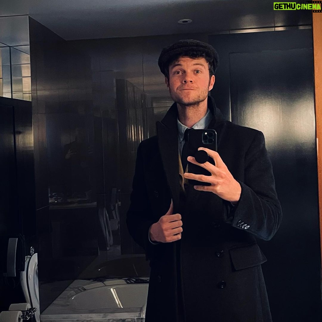Jack Quaid - 174.5K Likes - 🎉Happy goddamn New Year, everyone! Here’s some highlights from my 2023. Wishing everyone a happy, healthy 2024. Cheers. #happynewyear #2024