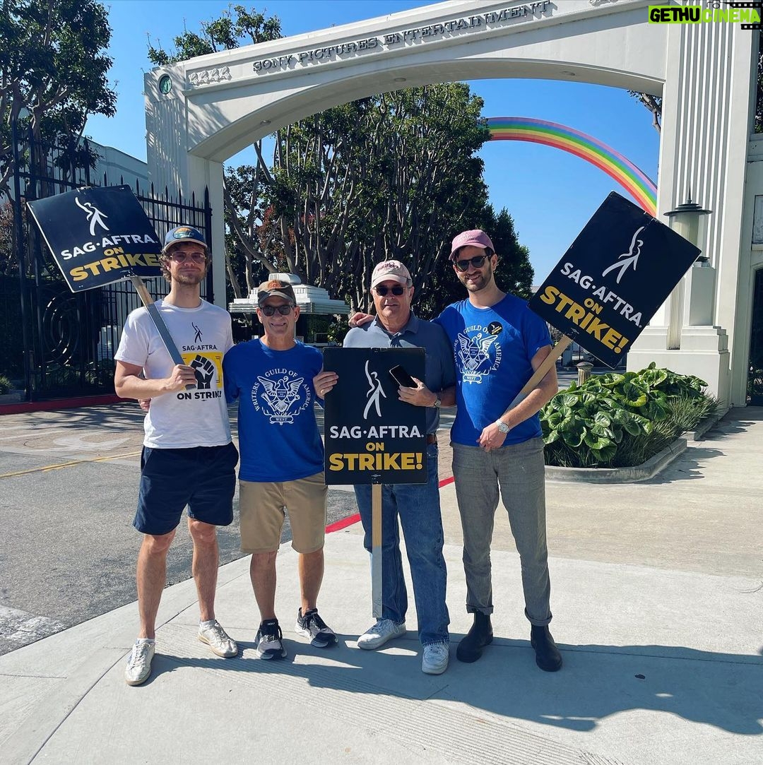 Jack Quaid Instagram - Congrats to the @wgawest & @wgaeast on their tentative deal. Hopefully @sagaftra can reach a deal soon but until then, we’re still out here. Big thanks to my WGA friends who came out to support SAG today. Love you guys. #sagaftrastrong