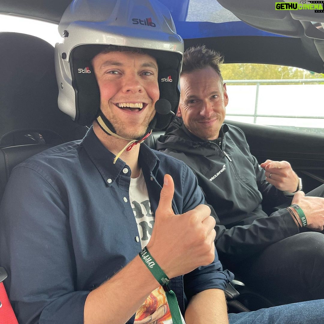 Jack Quaid Instagram - 🏎️Big thanks to my British Dad @simonpegg for taking me out to drive fast things that go vroom-vroom while I’m in town. @goodwoodrrc Goodwood Motor Circuit
