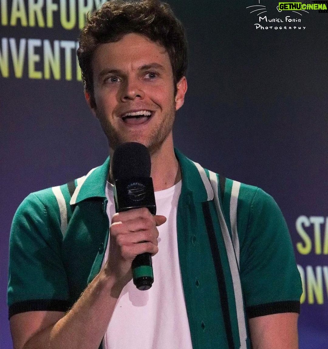 Jack Quaid Instagram - 💥Thank you so much, VoughtCon!!! What an incredible weekend with the kindest, most amazing fans on the planet. Shout out to @starfuryevents for bringing us out! We’ll be back!!! #Voughtcon #theboys