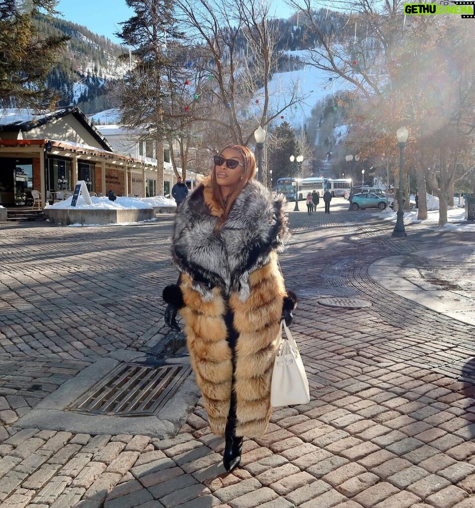 Jackie Aina Instagram - looking good heals me, spiritually floor length vest: @thefurandleathercentre