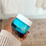 Jackie Aina Instagram - I have absolutely loved how me and my man bond through quality time and skincare, @neutrogena is one of the many brands that has been a household staple over the years and the Hydro boost line is TOP TIER. #NeutrogenaPartner Hydration levels on 10! it is amazing for oil balance and I love how it immediately makes my skin feel soothed and nourished, for longer-lasting hydration compared to untreated skin.