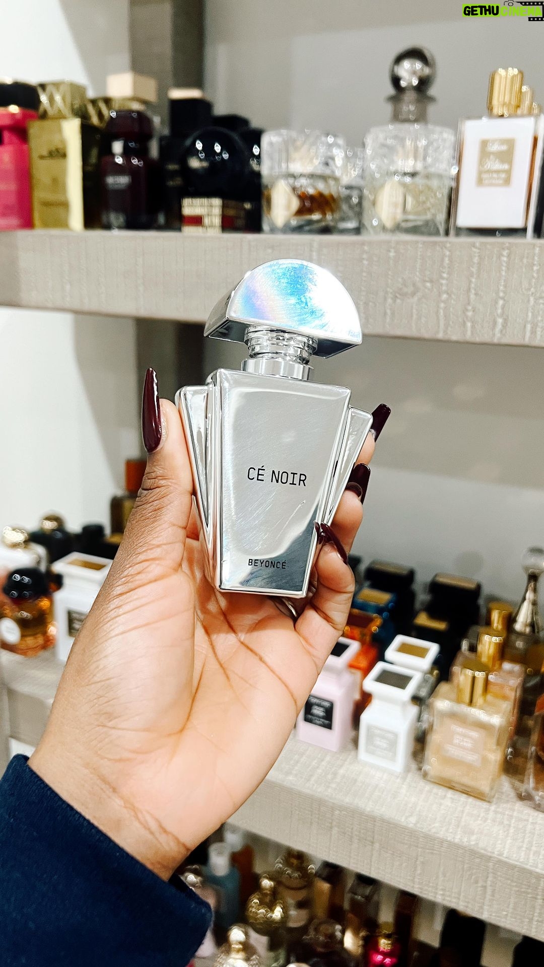 Jackie Aina Instagram - Cé Noir. Lets get into it #cenoir #cenoirperfume #beyonceperfume #cénoir