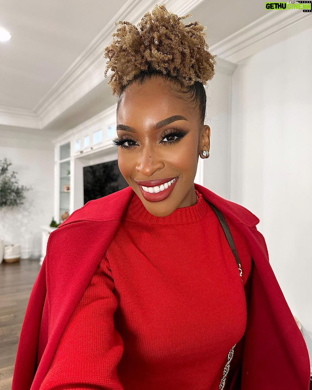 Jackie Aina Instagram - who wanna play wit Jackie