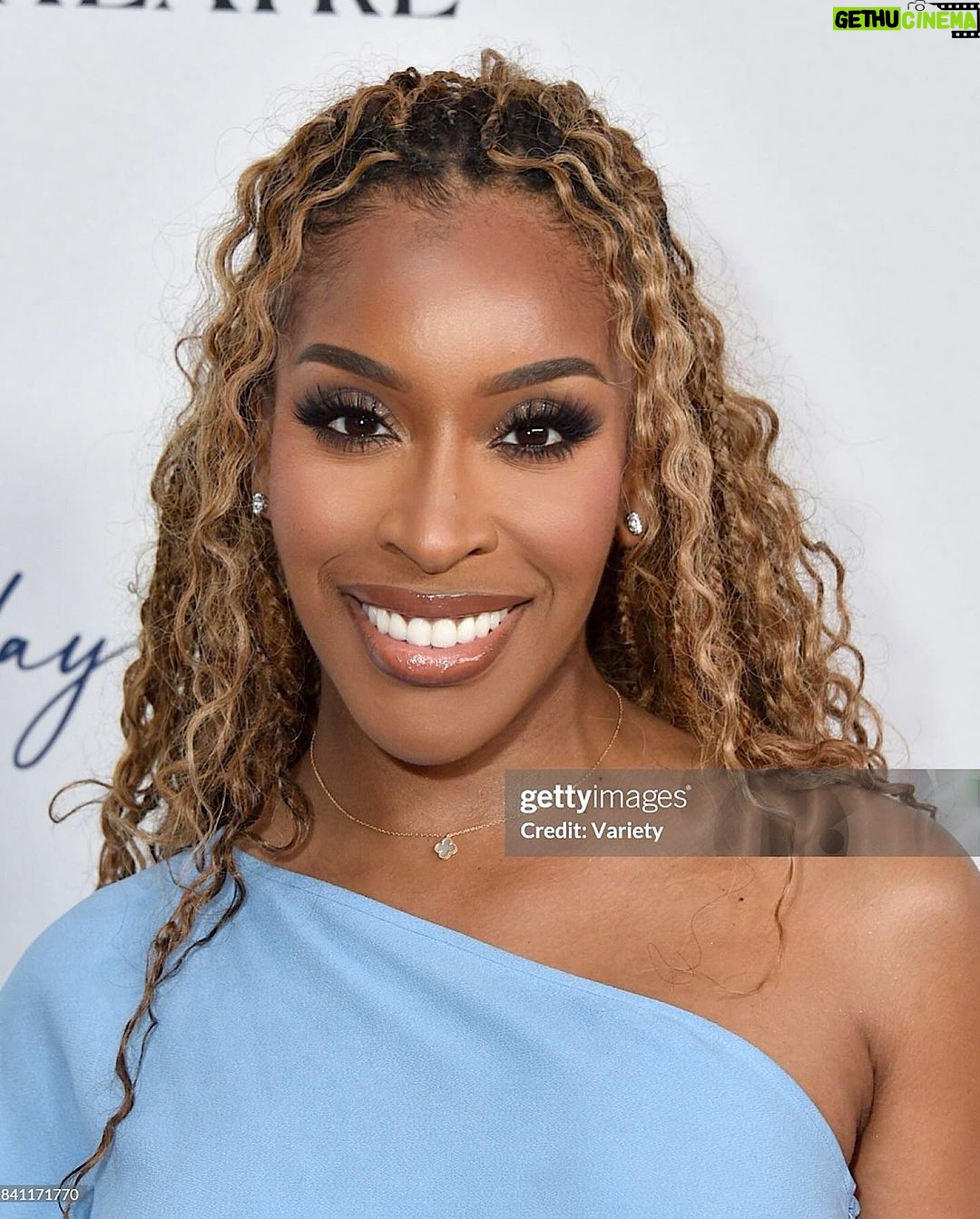 Jackie Aina Instagram - any of yall heard from Elsa lately?? EXACTLY 🤭 thank you @tiktok and @abtofficial for having me! #abt #abtgala