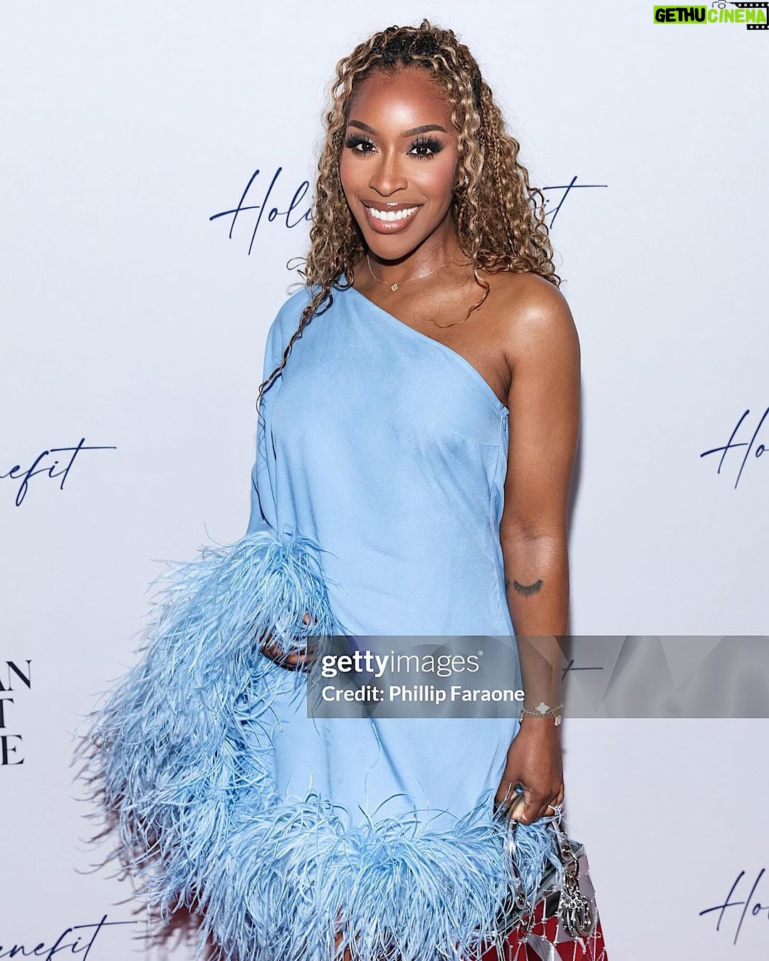 Jackie Aina Instagram - any of yall heard from Elsa lately?? EXACTLY 🤭 thank you @tiktok and @abtofficial for having me! #abt #abtgala