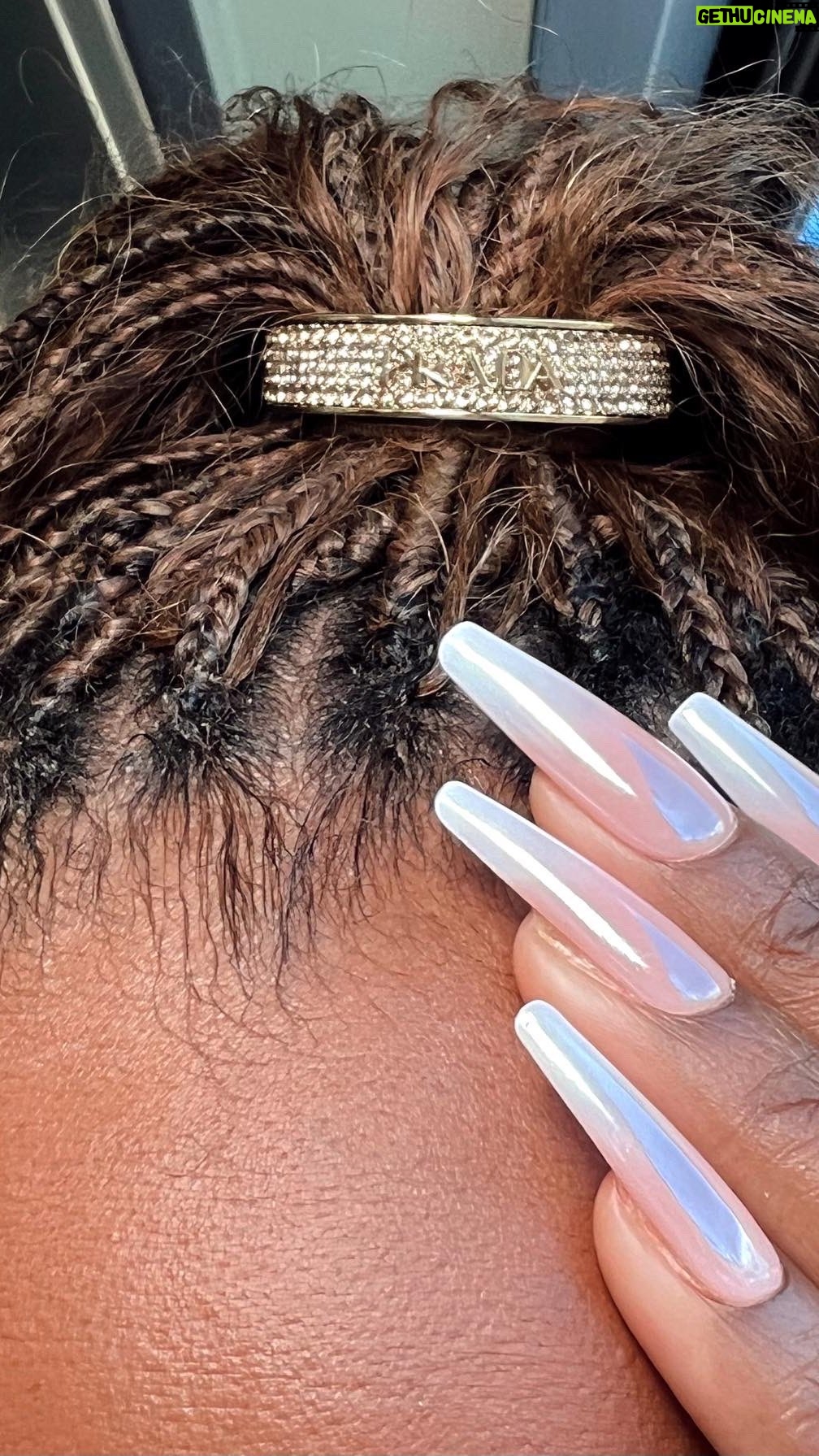 Jackie Aina Instagram - Forvr Mood is a available @sephora and @sephoracanada Don’t forget to check out Black owned at Sephora while you’re there dolls!! Happy shopping 😘🥂 #sephorasavingsevent #forvrmood #sephoravibsale #sephoravibrouge #sephoraunboxing