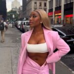 Jackie Aina Instagram - a day full of Black excellence with @blackbeautyroster and @kensingtongrey wearing @lapointe blazer + skirt @gucci bag + heels #nyfw #blackbeautyroster
