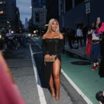 Jackie Aina Instagram - a collection I’m ALWAYS excited to see, thank you for having me @sergiohudson @sergiohudsoncollection thank you SO MUCH @parischea for the @alexisbittar bag and jewelry 😘 #nyfw #sergiohudson #sergiohudsoncollection 📷 @nishajohny 🫶🏾