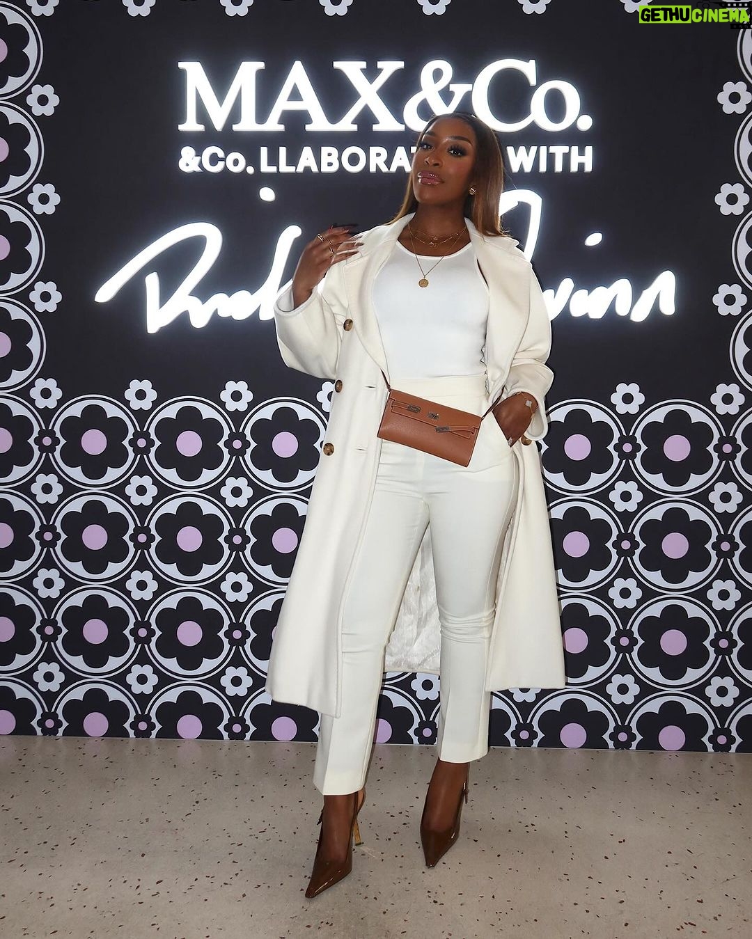 Jackie Aina Instagram - dark skin and all creme outfits 💅🏾 @maxandco @weekendmaxmara thank you for having me! #milanfashionweek #mfw #maxmara #weekendbaxmara #maxandco