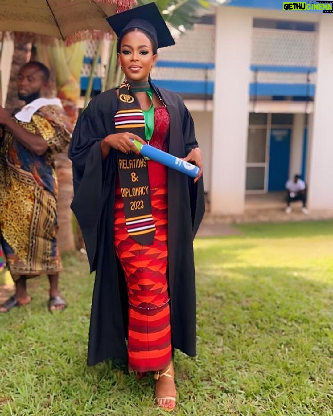 Jackie Appiah Instagram - Congratulations on your well-deserved success. @j.o.e.l.l.e.n Caps off to you, my graduate 👩🎓