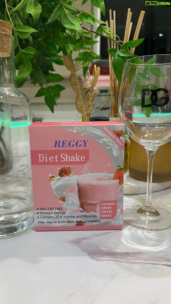 Jackie Appiah Instagram - Whether it’s a hectic workday or a day out with friends, reggy diet shake keeps me feeling nourished and satisfied – it’s my little secret for conquering cravings with ease. Order now at 0595266424 and follow @reggy_truevine_health_n_beauti for my complete weight loss package.