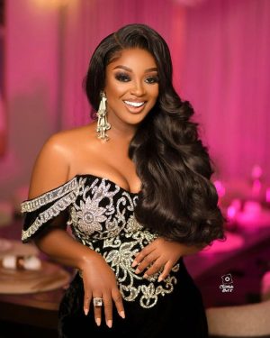 Jackie Appiah Instagram - Let’s do this 40!

Stylist  @bveystyling
Photo @chocolate_shot_it
Fabric @do.nu.ki_fabrics 
Gown  @yartelgh
Gown @megmorrisongh_ 
Makeup  @h.o_beautybar 
Wig cap @hairsisca
Hairstylist @_graceaj
Accessories @sparkles_jewellerygh