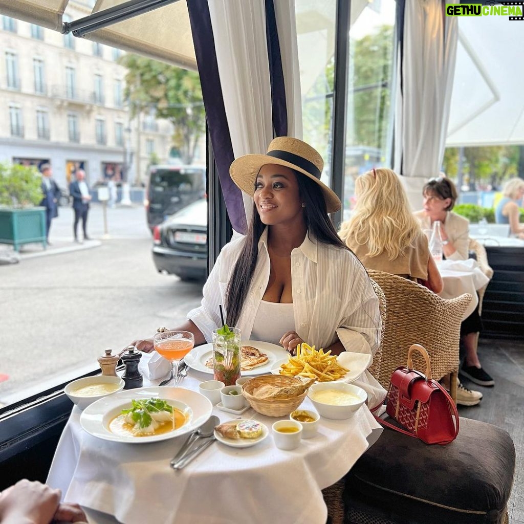 Jackie Appiah Instagram - 48 hours in Paris Styled by @bveystyling #goyard #guccihat