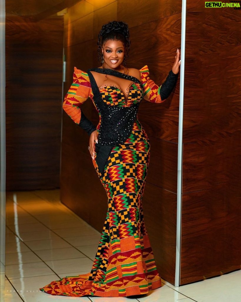 Jackie Appiah Instagram - Repping for the motherland to the opening of the AMVCA Cultural Night the rich cultural heritage of the Ashanti Region of Ghana spoken through Kente. Kente @goba_kente Dress @yoli_koomson Hair @prikelshairltd Styled by @bveystyling Accessories @sparkles_jewellerygh Makeup @bukolastouch_ Picture @photokulture @africamagic #amvca9culturalday #amvca9
