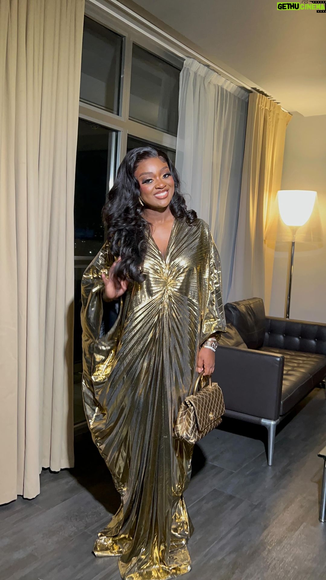 Jackie Appiah Instagram - Golden Vibes Styled by @bveystyling Outfit sourced by @byroyaleuk Hair @lenabeauty17 Mua @chelseablaq_ Earring @viva_accra