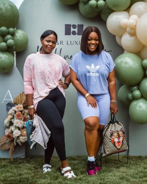 Jackie Appiah Instagram - Strong is the new pretty 💪👧 #WorkoutGoals #FitnessJourney"
Hair @shika_hairgh 
Event @wellnessfestaccra 
Organized by @randrluxury