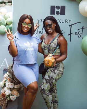 Jackie Appiah Instagram - Strong is the new pretty 💪👧 #WorkoutGoals #FitnessJourney"
Hair @shika_hairgh 
Event @wellnessfestaccra 
Organized by @randrluxury