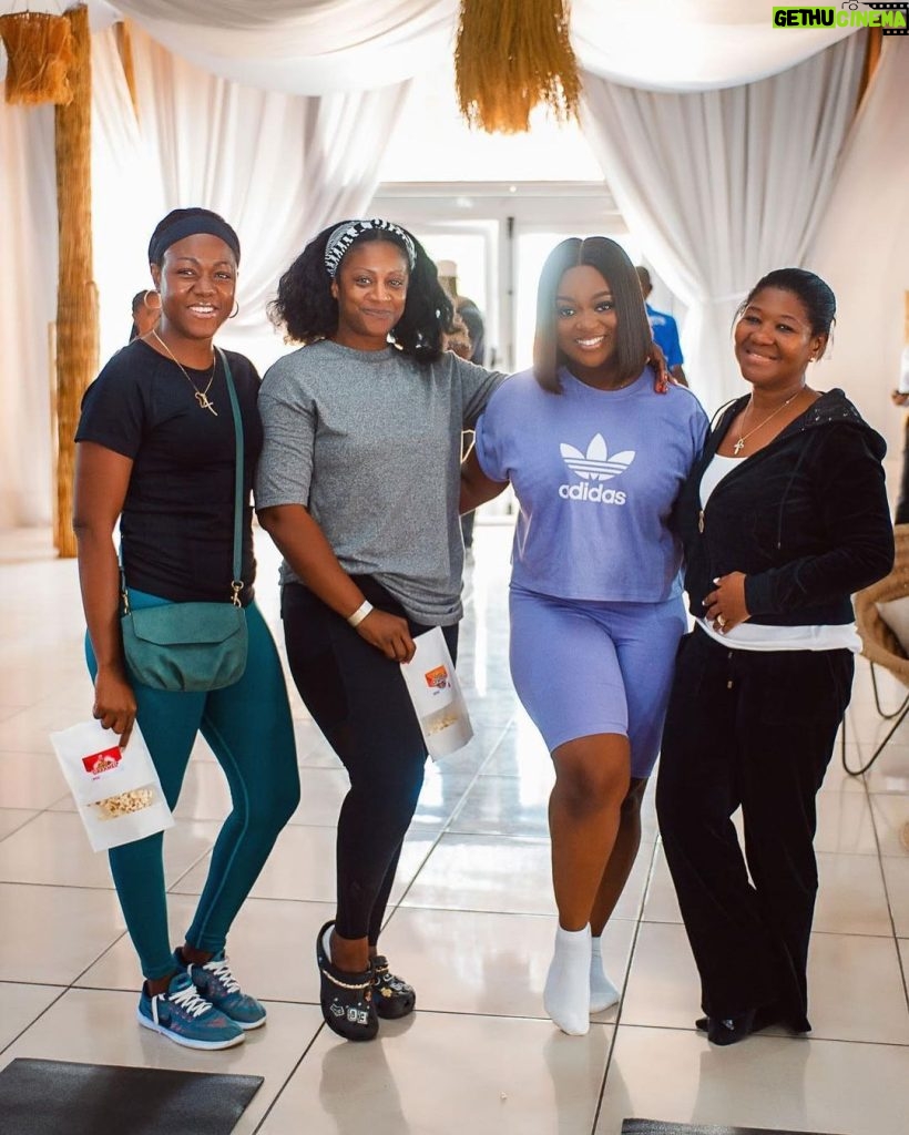 Jackie Appiah Instagram - Strong is the new pretty 💪👧 #WorkoutGoals #FitnessJourney" Hair @shika_hairgh Event @wellnessfestaccra Organized by @randrluxury