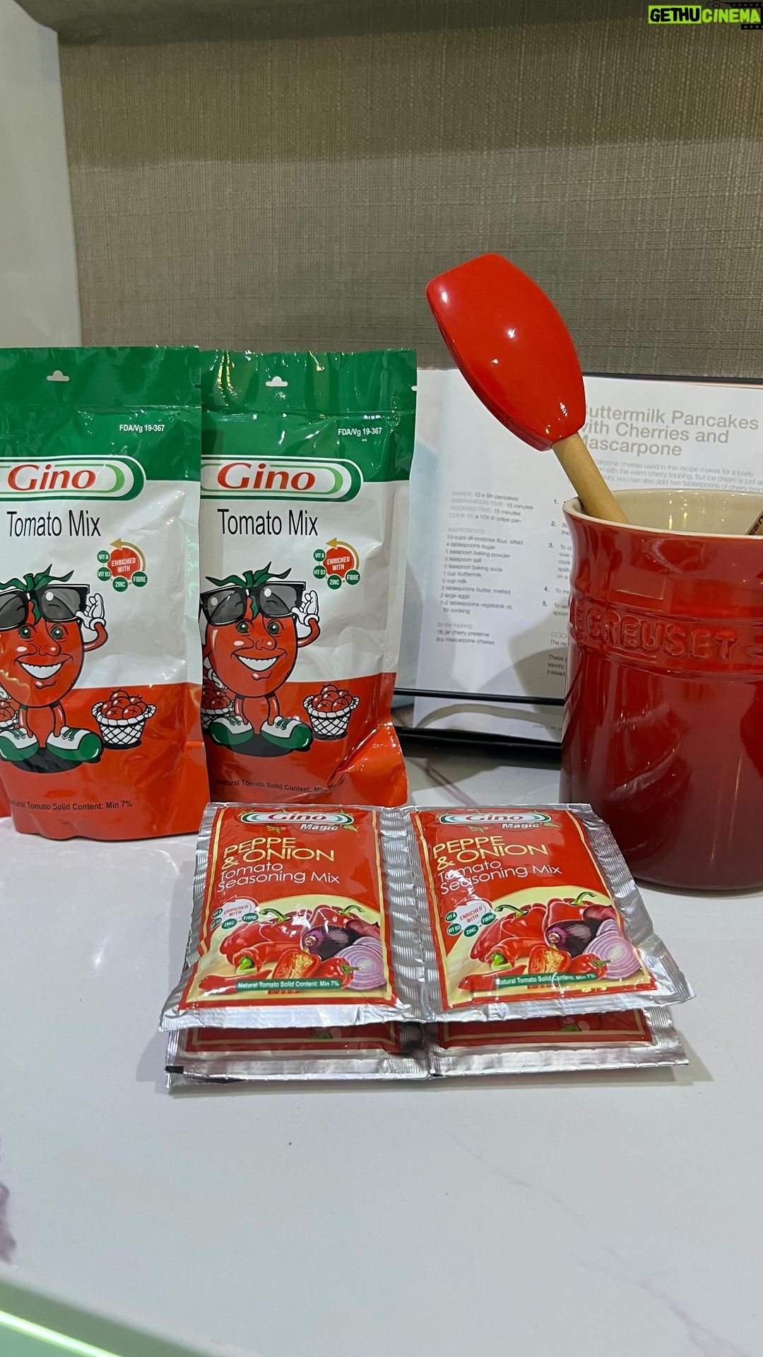 Jackie Appiah Instagram - I truly had an amazing time at the Nima market. Exploring the vibrant Nima Market and spreading the love for Gino products with my incredible fans! πποΈ @ginotomatomix @ginopeppeonion @ginoseasoning