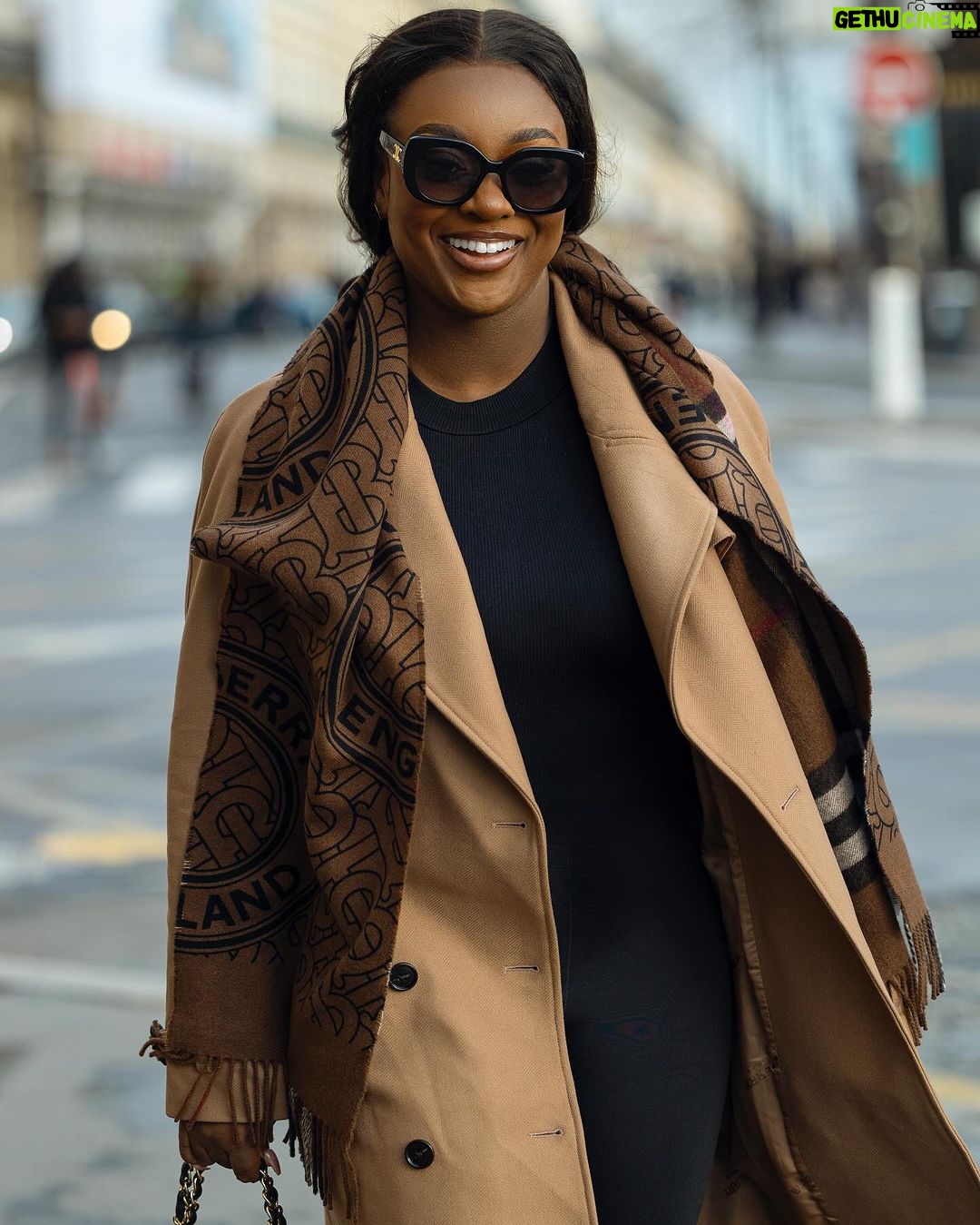 Jackie Appiah Instagram - In Paris, every street is a runway. Makeup @tbeauty_pro Picture @kumi_andrew_01 Hair @rosietheglamfactory Styled by @bveystyling Coordinator @darlenebk Personal shopper @stylebyfef_woman