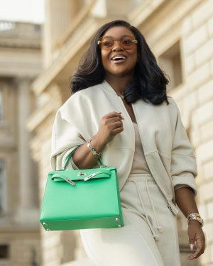 Jackie Appiah Instagram - You had me at Bonjour.

Photograph @kumi_andrew_01 
Makeup @tbeauty_pro 
Styled by @bveystyling 
Coordinator @darlenebk