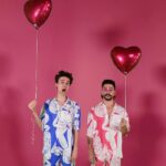 Jacob Collier Instagram - Camilo: Nos conocimos en Tokyo. Como si no hubiera sido suficientemente loco ese viaje, terminé abrazando a Jacob, diciéndole todo lo que lo admiro y cruzando números. Me mandó un mensaje un par de meses después, invitándome a Los Angeles a escribir con él. Yo estaba muy nervioso, pero empaqué mi tiple, un par de juguetes que compré en Japón, y la ilusión de hacer Taller Creativo con él… Apenas nos vimos fue como si nos hubiéramos conocido de todas las vidas. Con él pude ser YO MISMO, y confirmar que el que dijo “No conozcas a tus héroes” es porque no lo había conocido a él. Jacob: Camiloooooo! Without doubt, one of my favorite human beings and musical forces on the planet. Despite us only having met three times, we genuinely feel like brothers. I am so overjoyed that this song is out in the world, and beyond proud to have his warmth and magic presence on Djesse Vol. 4 ♥️🎈