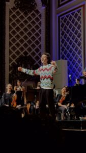 Jacob Collier Instagram - One of my all-time favourites. Thank you for lending me your wonderful audience @jmaxsingers 🫶🏼 Cincinnati Music Hall