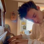Jacob Collier Instagram – Burt Bacharach. A gentle giant. I can barely think of a musician whose legacy has had a greater impact on me. One of the most gifted and loving songwriters ever to have graced our planet. Here’s the first of his songs I ever heard – one that I’ve played on stage in every corner of the world, but which has never once lost its charm, beauty and magic to me. It still makes me cry when I hear Karen Carpenter sing it. The world is warmer, richer and deeper for Burt having been here. Thank you. We will miss you, Burt 💫