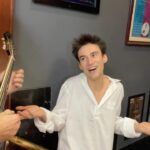 Jacob Collier Instagram - To duel three back-to-back sets in improvised duet with @christhile was like opening ten years worth of Christmas presents in one go. The love I have for Chris is inarticulable… a fiercely open-hearted mastermind with an irreverent touch of gold. Thank you @bluenotenyc for hosting our shenanigans and to all of you who came along to partake. Let’s do it again soon!!!! Blue Note New York