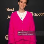 Jacob Collier Instagram – Pink for @spotify 🦩🦩🦩
