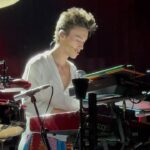Jacob Collier Instagram - Jethro’s getting into it 🎄