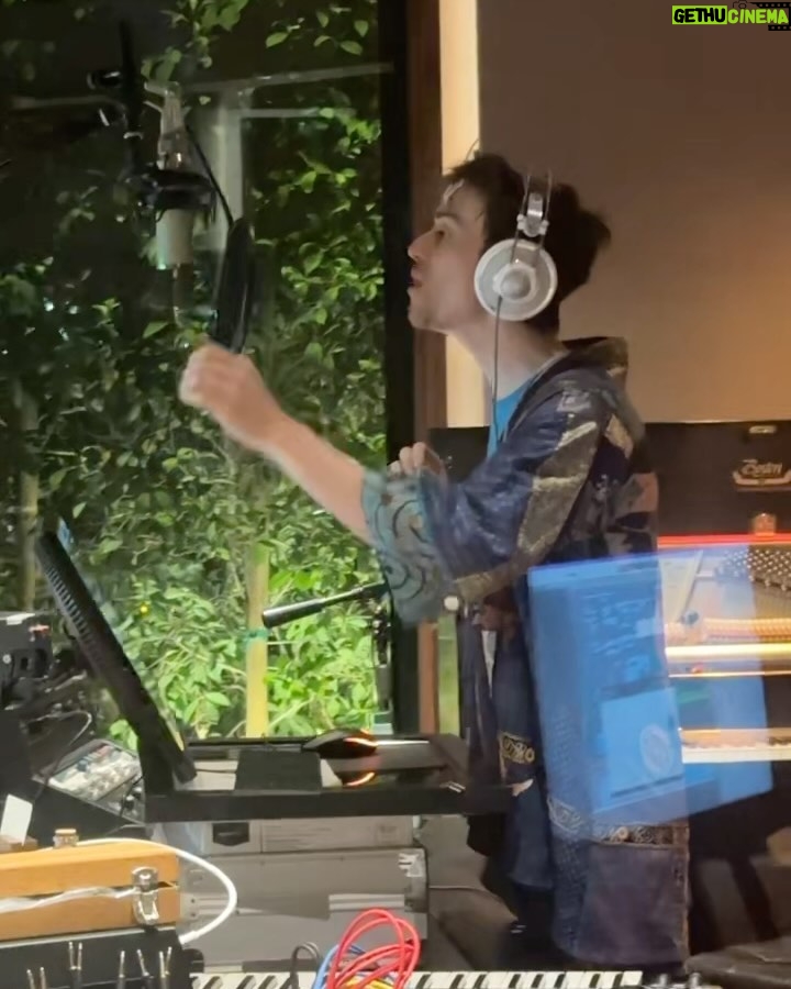 Jacob Collier Instagram - TWO WEEKS until Djesse Vol. 4 🕺🏽