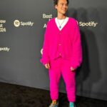 Jacob Collier Instagram – Pink for @spotify 🦩🦩🦩