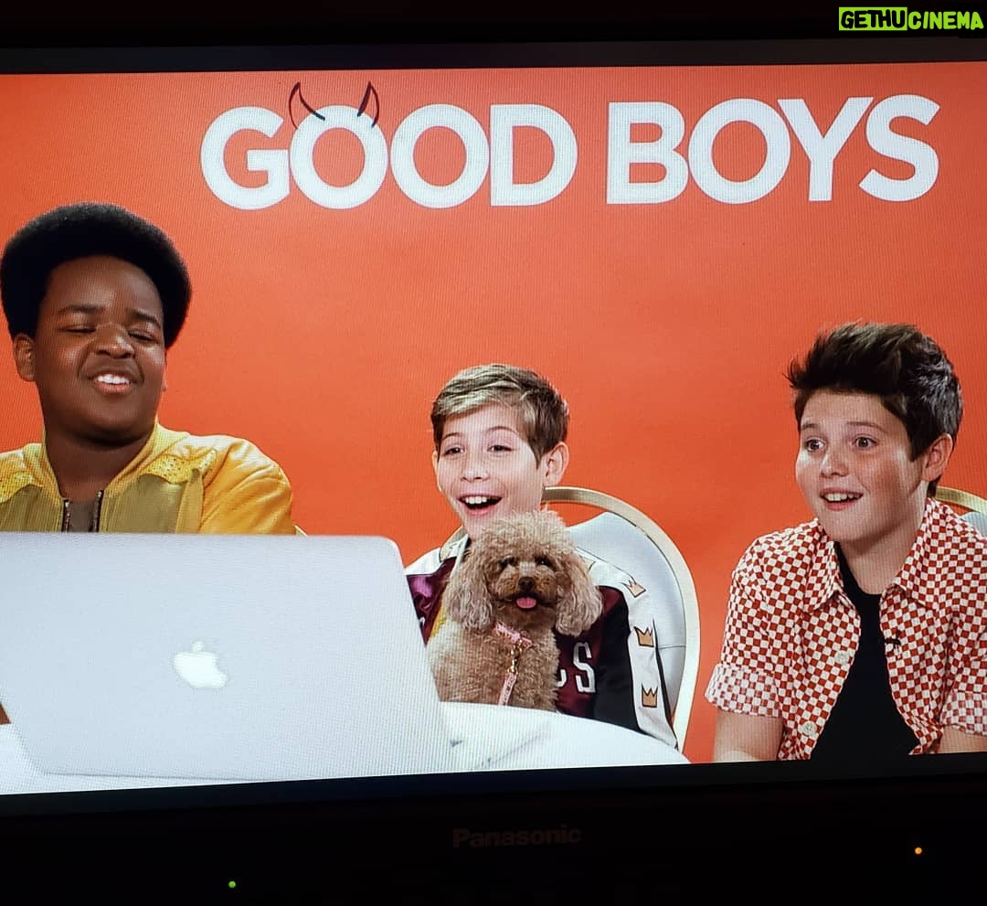 Jacob Tremblay Instagram - #GoodBoysMovie press junket with @KeithLWilliams @bradynoon & #ReyTremblay 🐶 #CameraHog