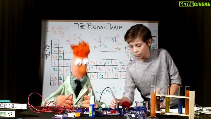 Jacob Tremblay Instagram - Beaker helped me with my science project backstage at #WEday...The results were electrifying!🤯💥⚡🔥 Watch #WEday Nov 24th at 7pm on @CTV!!!