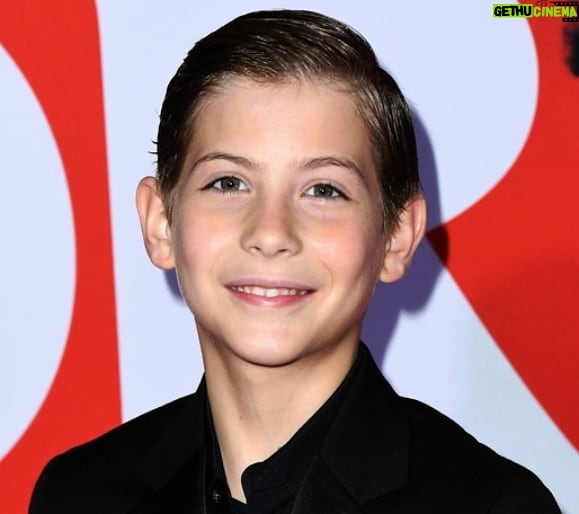 Jacob Tremblay Instagram - @DoctorSleepMovie premiere... I can't wait for you all to see what my friend Mike Flanagan has done with Stephen King's incredible story, #DoctorSleep! π± Sincerest thanks to @StarBurleigh @KCFee ββ€. Regency Village Theatre