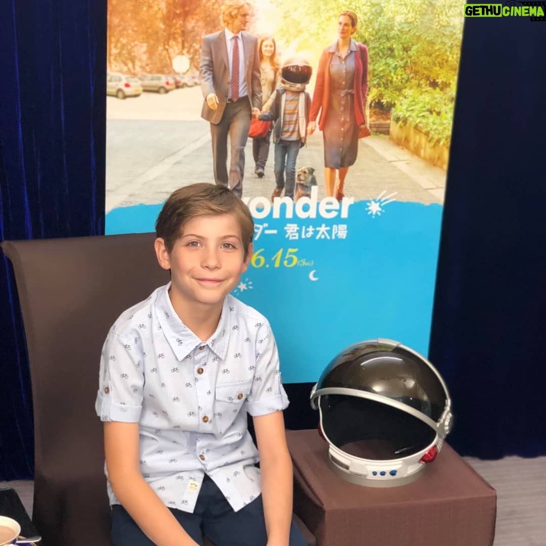 Jacob Tremblay Instagram - Day 1 @WonderTheMovie Tokyo press junket! Let's do this Japan! 6/15✌🎌 #ChooseKind Tokyo, Japan