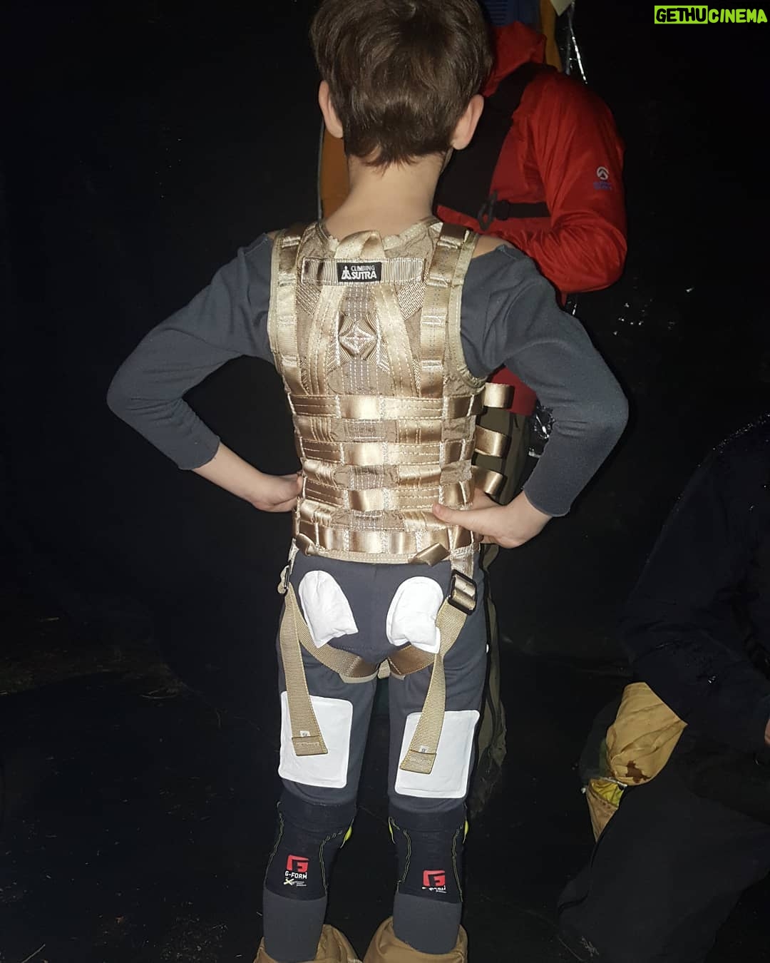 Jacob Tremblay Instagram - @TomCruise ain't got nothin' on me! #idomyownstuntstoo #hotshotsonmybutt #ThePredator