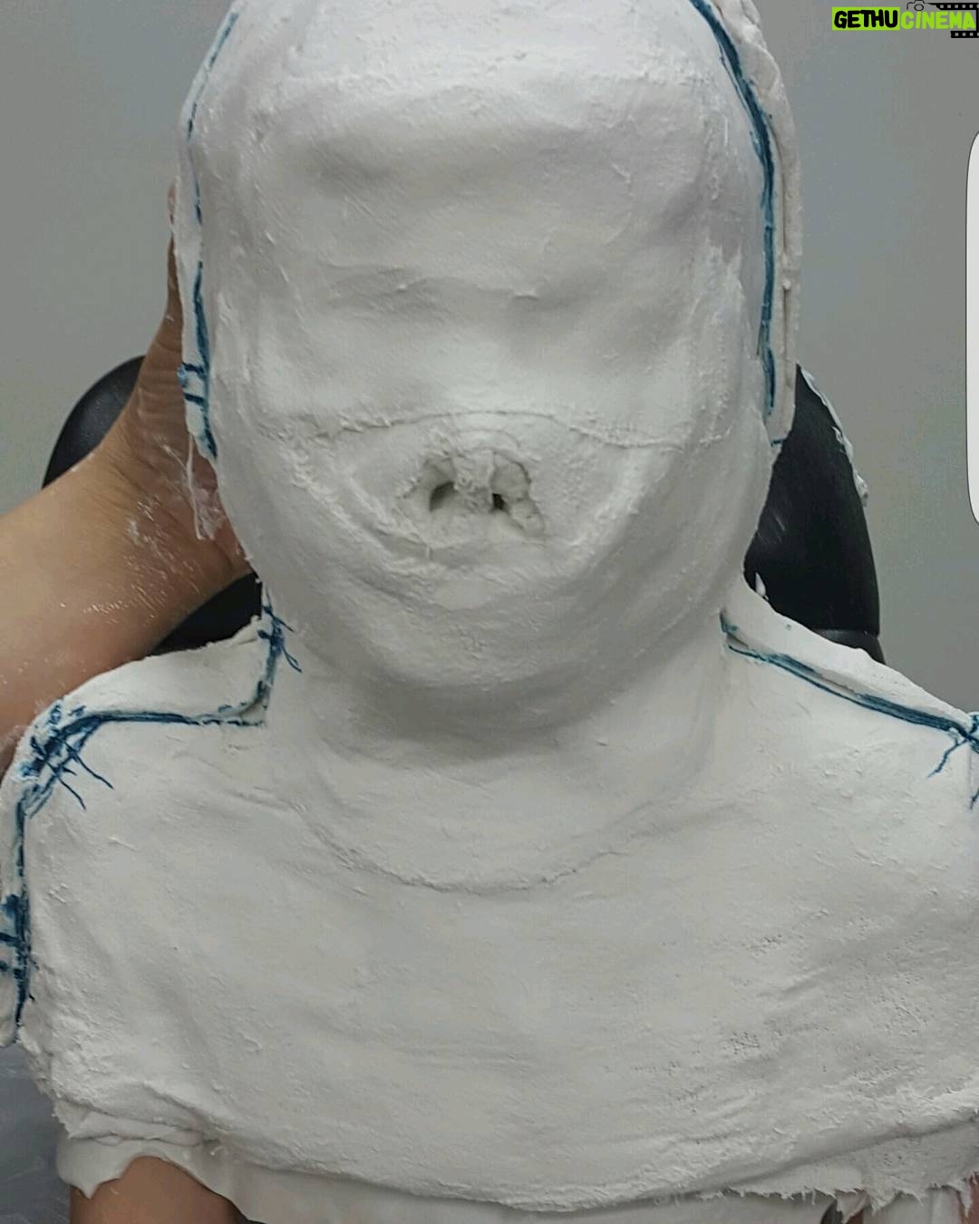 Jacob Tremblay Instagram - How to make a face mold - by Arjen Tuiten #claustrophobic #throwback @wonderthemovie