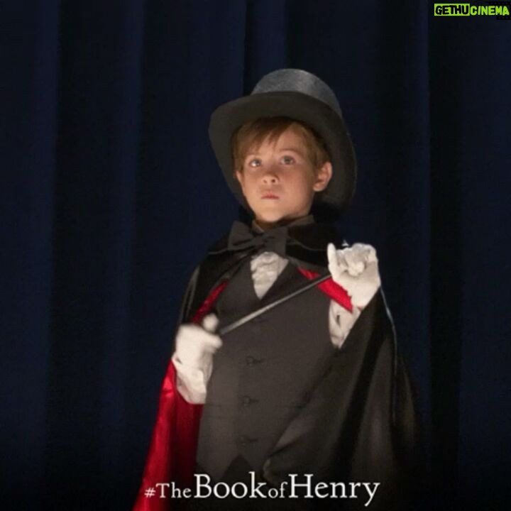 Jacob Tremblay Instagram - This Friday do yourself a favor & go meet Peter! #TheBookofHenry #BehindtheScenes 🎬