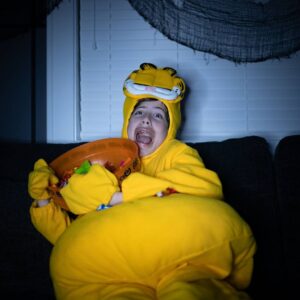 Jacob Tremblay Instagram - Eating junk and watching horror movies is not cancelled.  #happyhalloween 🎃
#Garfield 
*
(📷: @camillecandia)