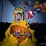 Jacob Tremblay Instagram – Eating junk and watching horror movies is not cancelled.  #happyhalloween 🎃
#Garfield 
*
(📷: @camillecandia)