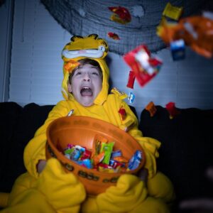 Jacob Tremblay Instagram - Eating junk and watching horror movies is not cancelled.  #happyhalloween 🎃
#Garfield 
*
(📷: @camillecandia)