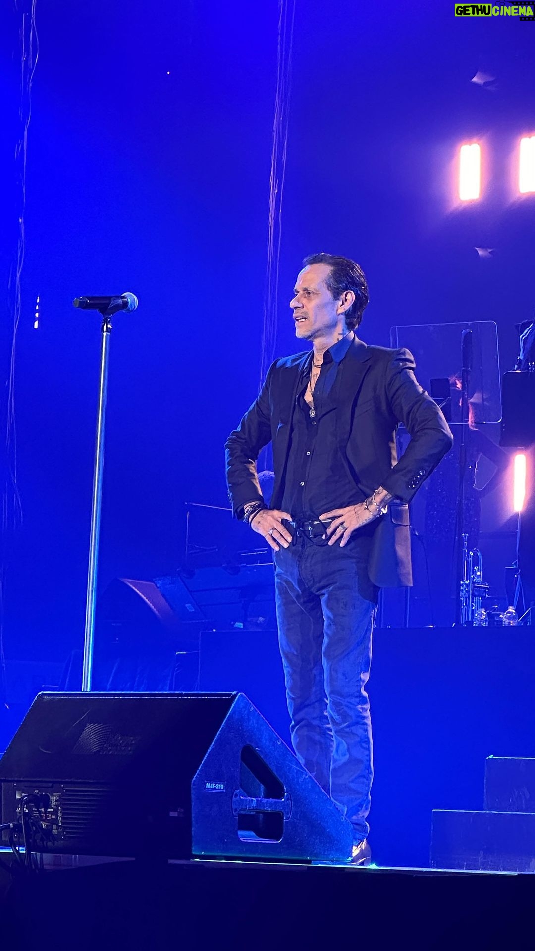 Jacqueline Bracamontes Instagram - GRACIAS por una noche inolvidable!!! @marcanthony @nadiaferreira @catalinamaya @felipe_pimiento Las Vegas, Nevada