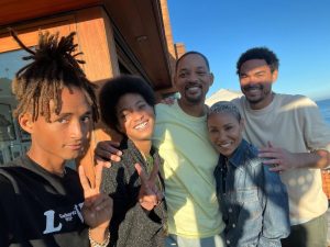 Jada Pinkett Smith Instagram - A heart filling Saturday night with the fam✨AND … I got to celebrate the fact that I finished recording my audiobook of Worthy that afternoon with the fam as well. Joy is all too real♥️🪽

#familylove
#IamYouareWeareWorthy