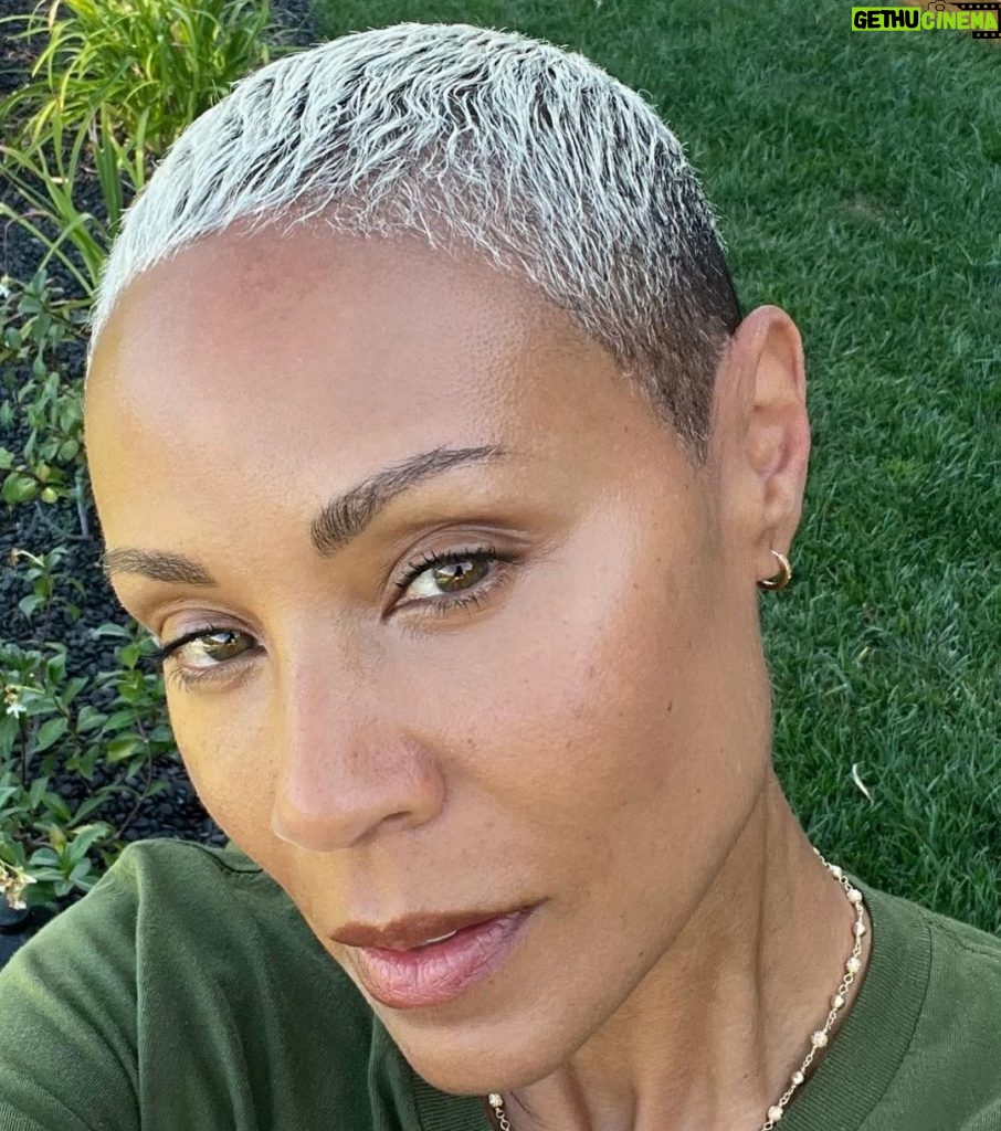 Jada Pinkett Smith Instagram - This here hair is act’n like it’s try’n a make a come back. Still have some trouble spots but — we’ll see✨ Slide 1: Past Slide 2: Present