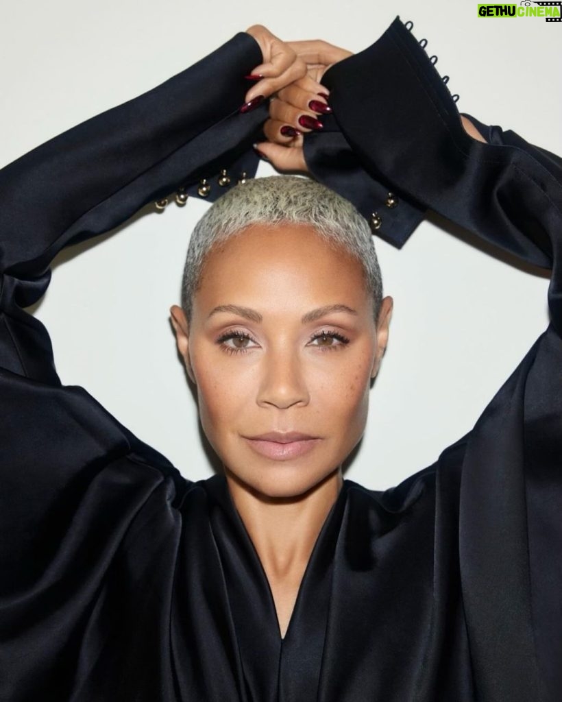 Jada Pinkett Smith Instagram - 🤍@youmagazine🤍 Photographer: @zoemcconnell Fashion Director: @sophieldearden Picture director: @esterpicturedirector Acting creative director: @daleystuff Make up: @lizpughmakeupartist Hair: @tanyaabriol Nails: @sloteazzy @goldielee Fashion Assistant: @jessica_carroll